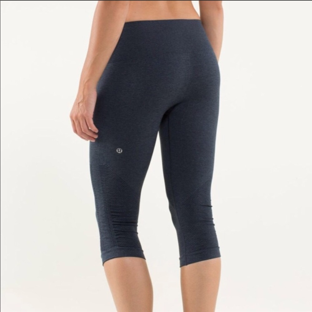 Lululemon in the flow crop leggings